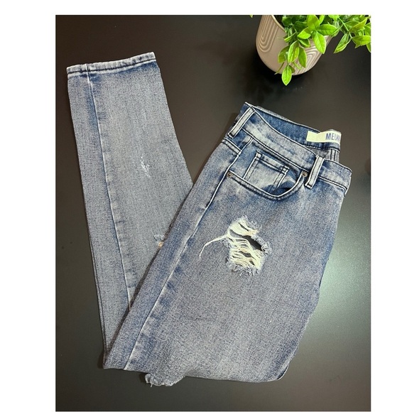 Brandy Melville Distressed High Rise Jeans size 26 EUC - Picture 1 of 9